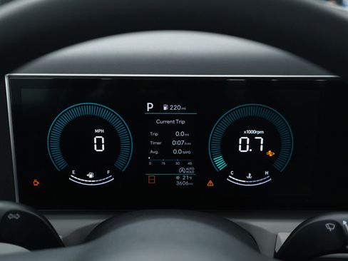 Certified 2025 Hyundai Tucson SE image 25