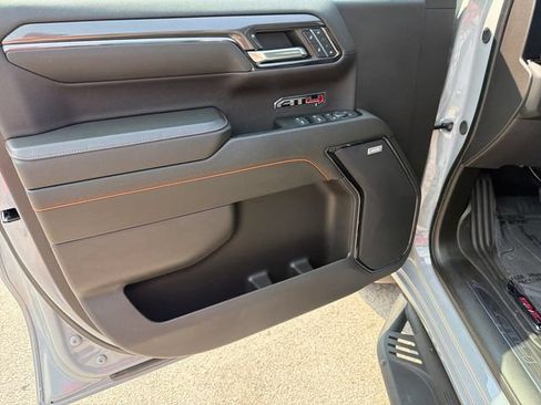 Used 2024 GMC Sierra 1500 AT4 w/ Technology Package AWD/4WD image 9