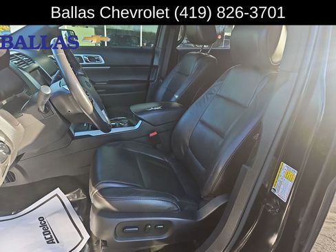 Used 2014 Ford Explorer XLT w/ Equipment Group 202A AWD/4WD image 18