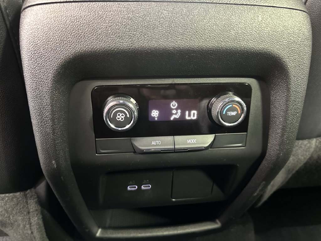 Used 2026 Chevrolet Traverse LT AWD/4WD image 23