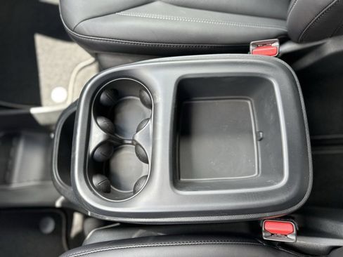 New 2025 Chrysler Pacifica Select image 21