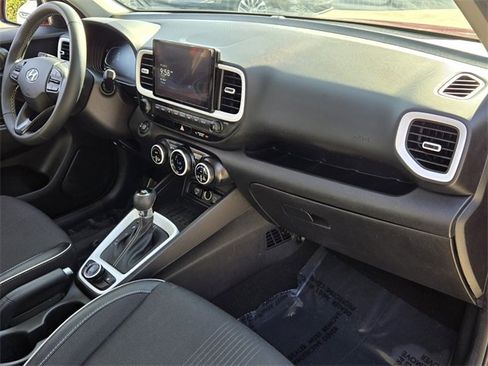 Certified 2023 Hyundai Venue Limited image 18