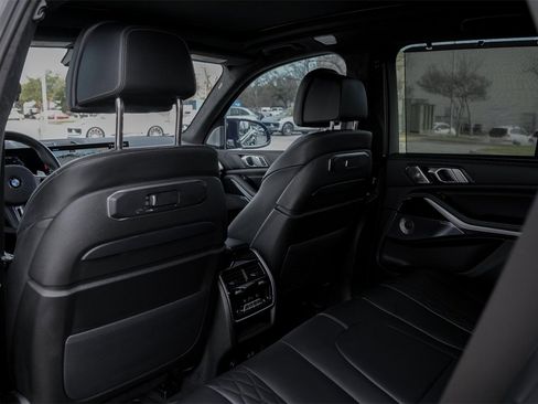 Used 2025 BMW X5 M60i image 33