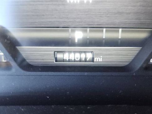 Used 2025 RAM 1500 Laramie AWD/4WD image 24