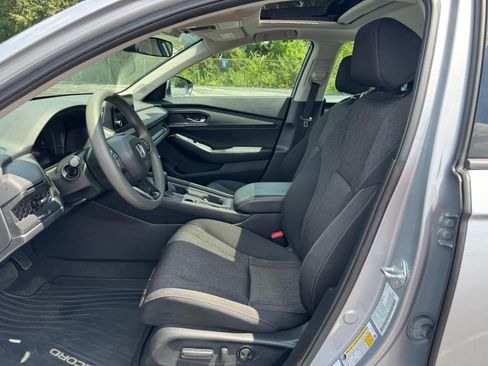 Certified 2023 Honda Accord EX image 18