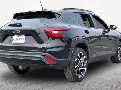 Used 2024 Chevrolet Trax RS w/ Sunroof Package image 5