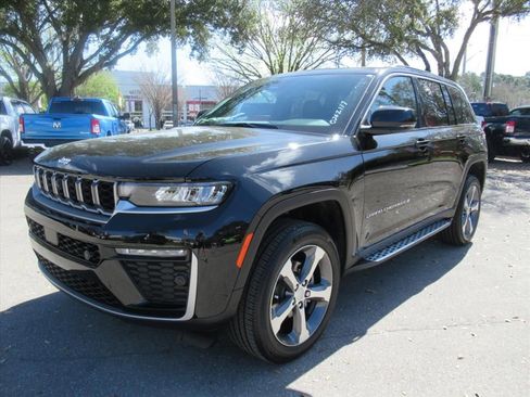 New 2026 Jeep Grand Cherokee Limited w/ Luxury Tech Group II RWD image 3