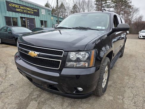 Used 2012 Chevrolet Suburban LT w/ Luxury Package image 5