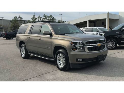 Certified 2017 Chevrolet Suburban LT image 2