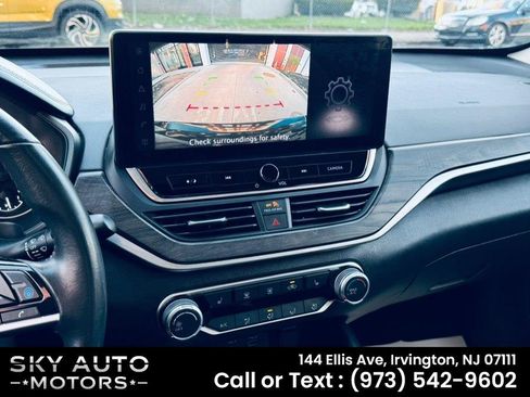 Used 2024 Nissan Altima 2.5 SV w/ SV Premium Package image 17