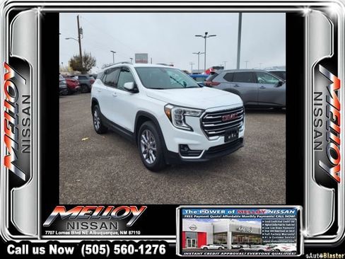 Used 2024 GMC Terrain SLT image 4
