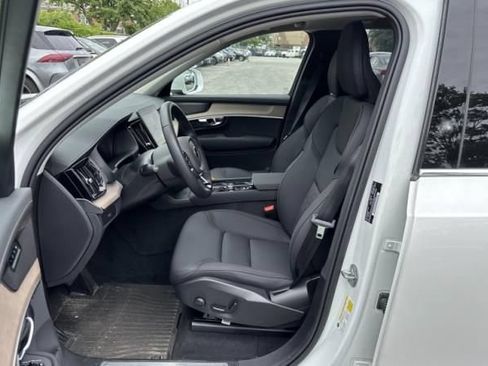 Used 2025 Volvo XC90 B6 Plus w/ Protection Package Premier AWD/4WD image 8