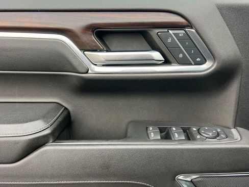 Used 2024 GMC Sierra 1500 SLT image 11