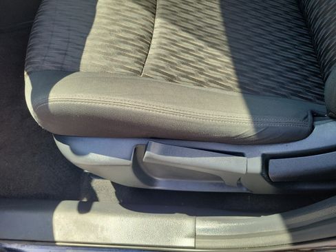 Used 2020 Nissan Rogue S FWD image 18