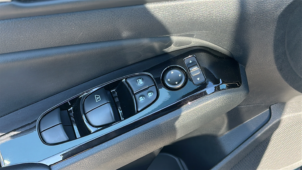 Certified 2024 Nissan Altima 2.5 SR FWD image 11