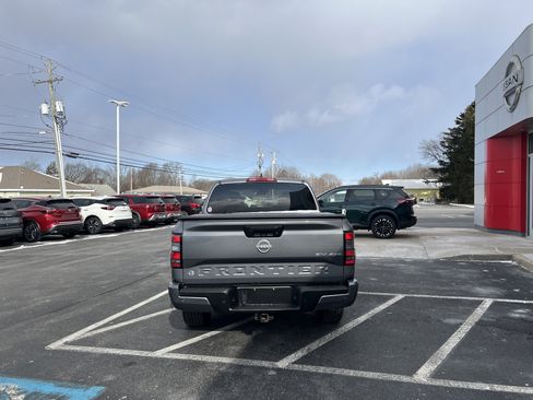 Used 2023 Nissan Frontier SV w/ Technology Package image 8