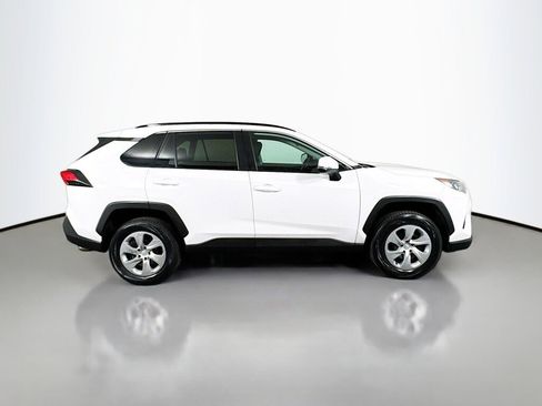 Used 2021 Toyota RAV4 LE image 6