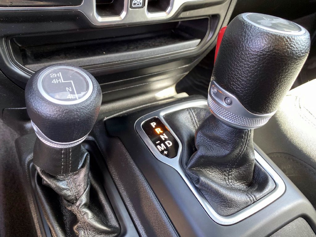 Used 2022 Jeep Wrangler Unlimited Sport AWD/4WD image 14