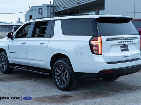 Used 2022 Chevrolet Suburban Z71 image 8