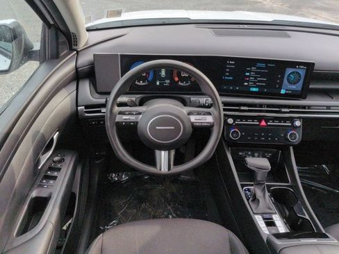 Used 2025 Hyundai Tucson SEL AWD/4WD image 15