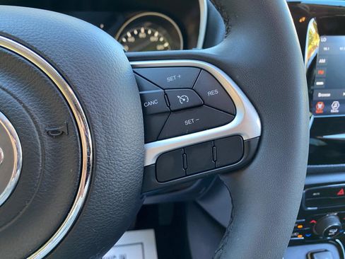 Used 2021 Jeep Compass Latitude image 58