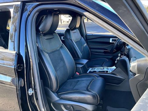 Used 2022 Ford Explorer ST w/ ST Street Pack image 9