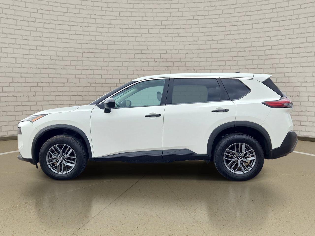 Used 2023 Nissan Rogue S FWD image 8