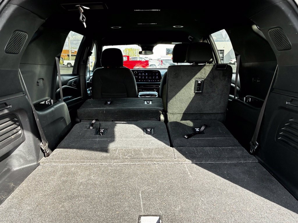 Used 2024 Chevrolet Traverse LS w/ Midnight/Sport Edition FWD image 34