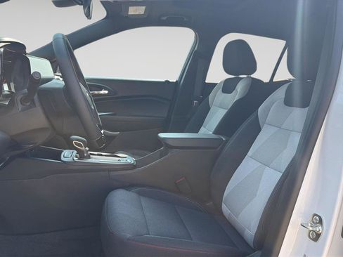 New 2026 Chevrolet Trax RS w/ Sunroof Package FWD image 9