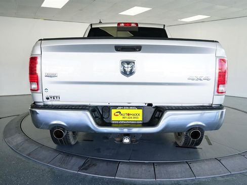 Used 2014 RAM 1500 Laramie w/ Convenience Group image 9