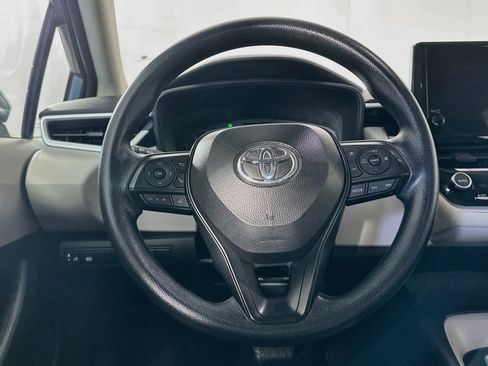 Used 2025 Toyota Corolla LE FWD image 17