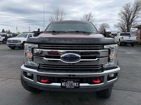 Used 2017 Ford F250 Lariat w/ Lariat Ultimate Package AWD/4WD image 2