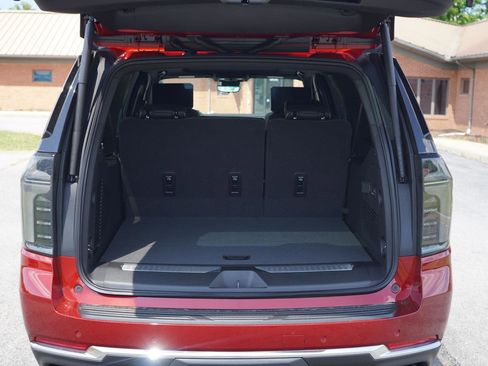 New 2025 Chevrolet Suburban Premier image 5