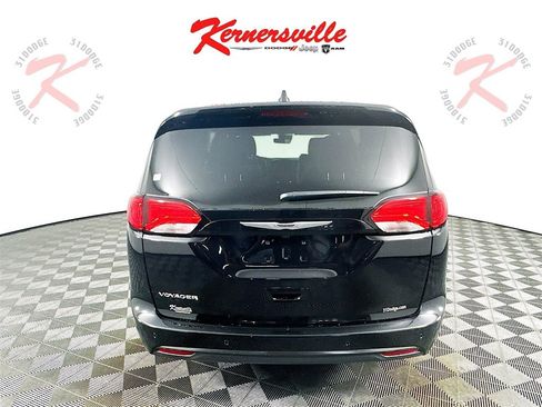 New 2026 Chrysler Voyager LX image 6