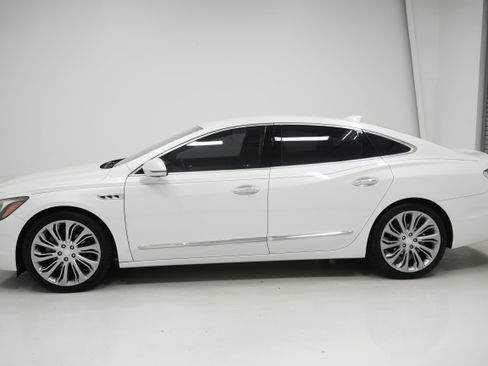 Used 2017 Buick LaCrosse Essence w/ Sights and Sounds Package FWD image 5