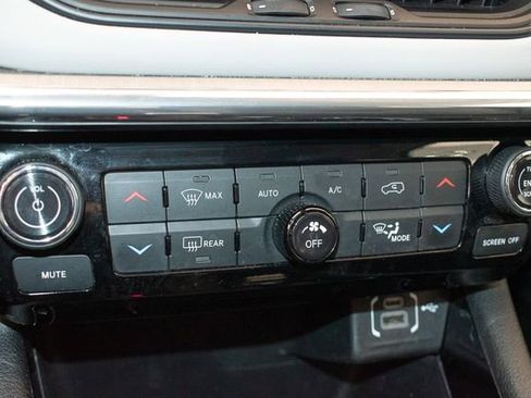 Used 2022 Jeep Compass Limited AWD/4WD image 29