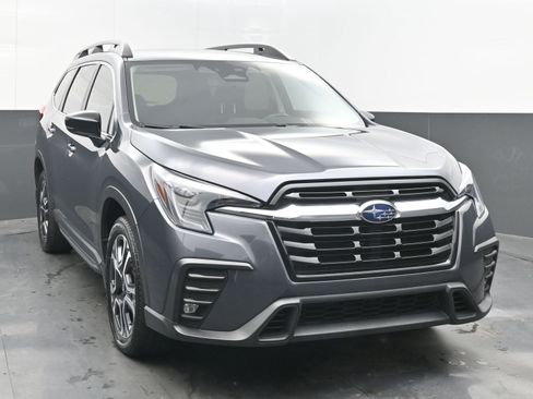 Used 2024 Subaru Ascent Limited image 3