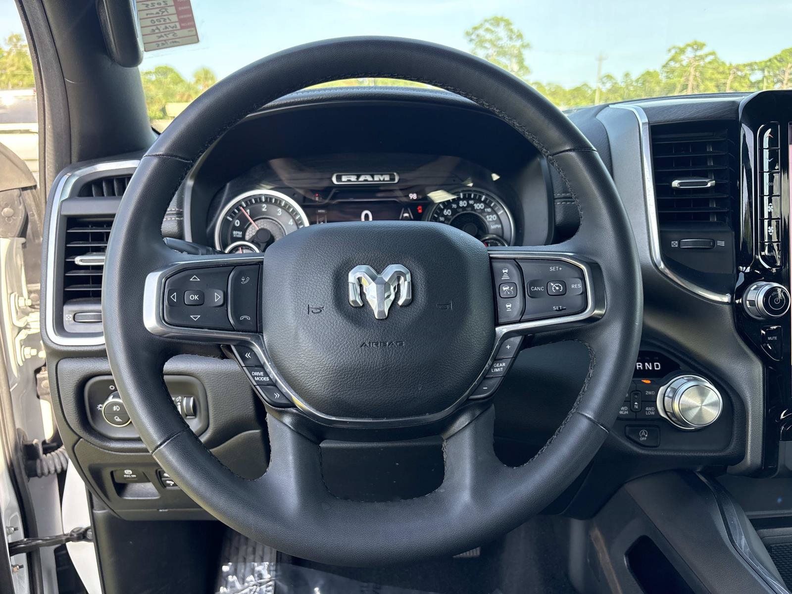 Used 2025 RAM 1500 Laramie AWD/4WD image 28