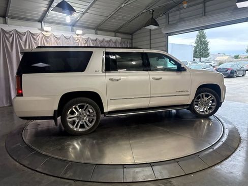 Used 2019 GMC Yukon XL SLT w/ Premium Edition AWD/4WD image 4