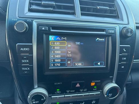Used 2014 Toyota Camry SE FWD image 8