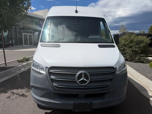 Used 2024 Mercedes-Benz Sprinter 2500 image 2