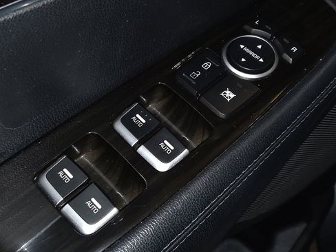 Used 2020 Kia Sorento AWD V6 image 27