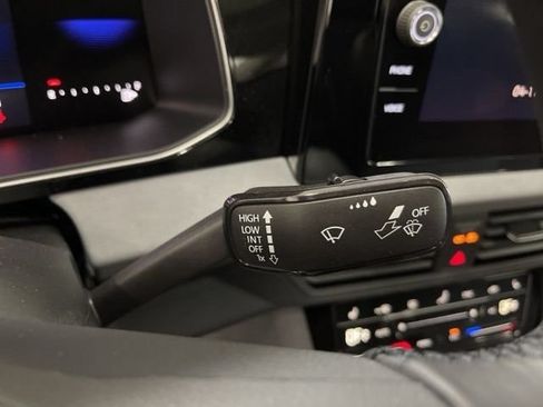 New 2026 Volkswagen Jetta SE FWD image 18