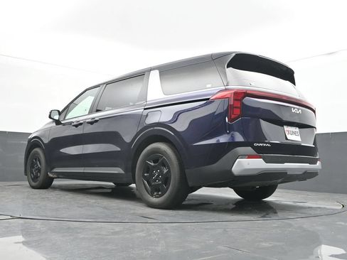 Used 2026 Kia Carnival FWD image 43