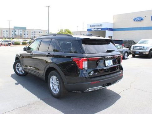New 2026 Ford Explorer Active RWD image 10