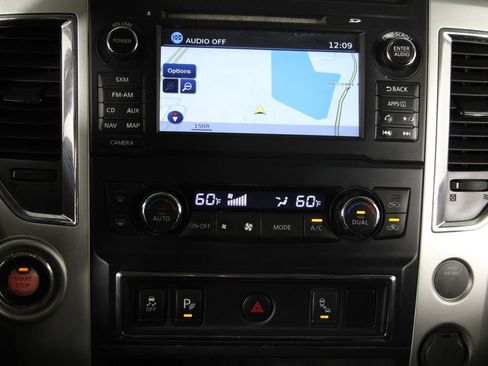 Used 2017 Nissan Titan SV RWD image 8