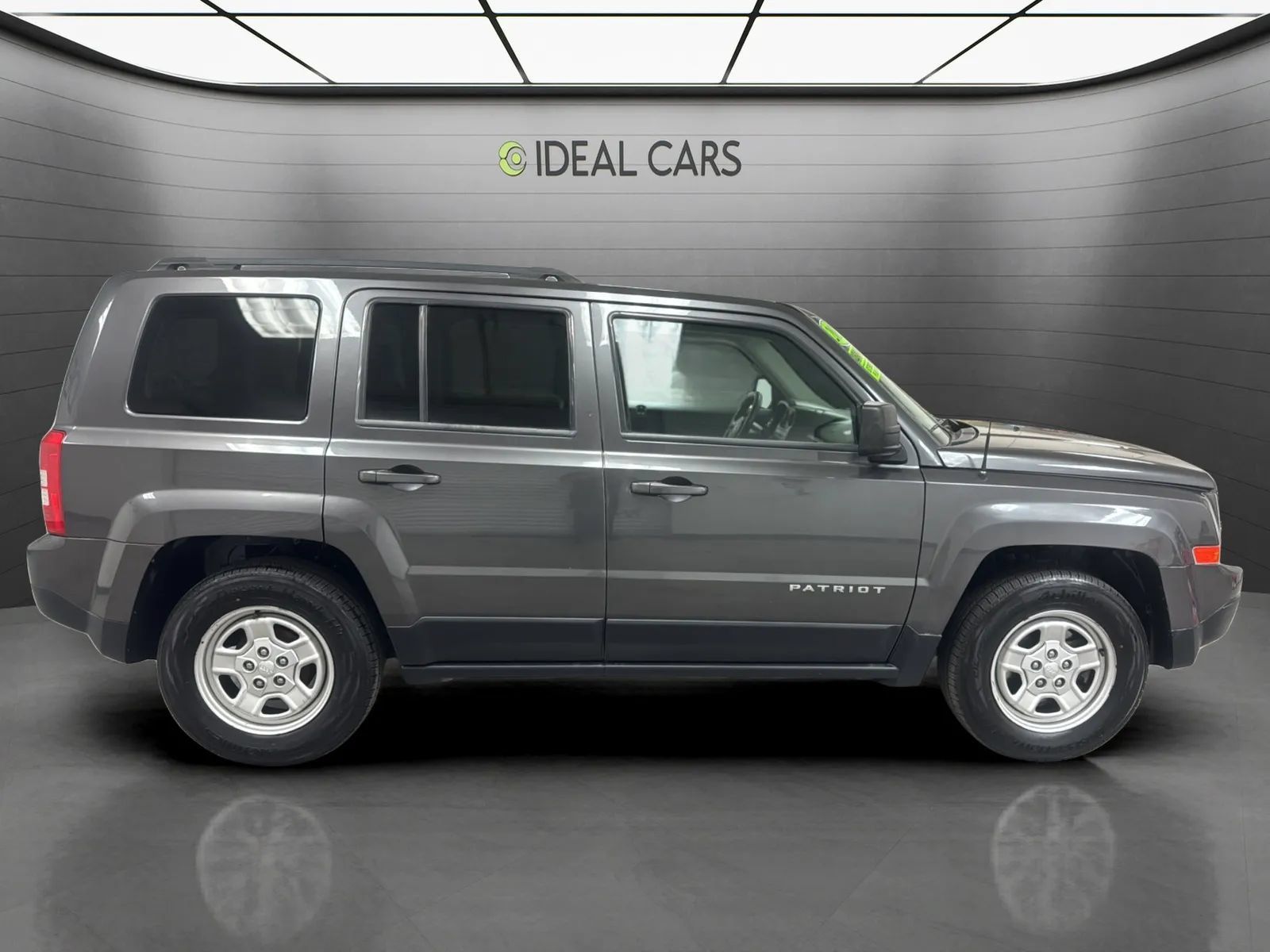 Used 2015 Jeep Patriot Sport w/ Power Value Group FWD image 4