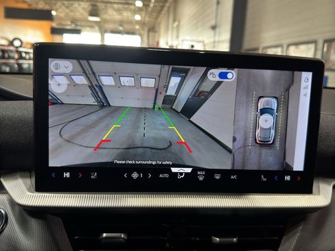 Used 2025 Ford Explorer ST image 34