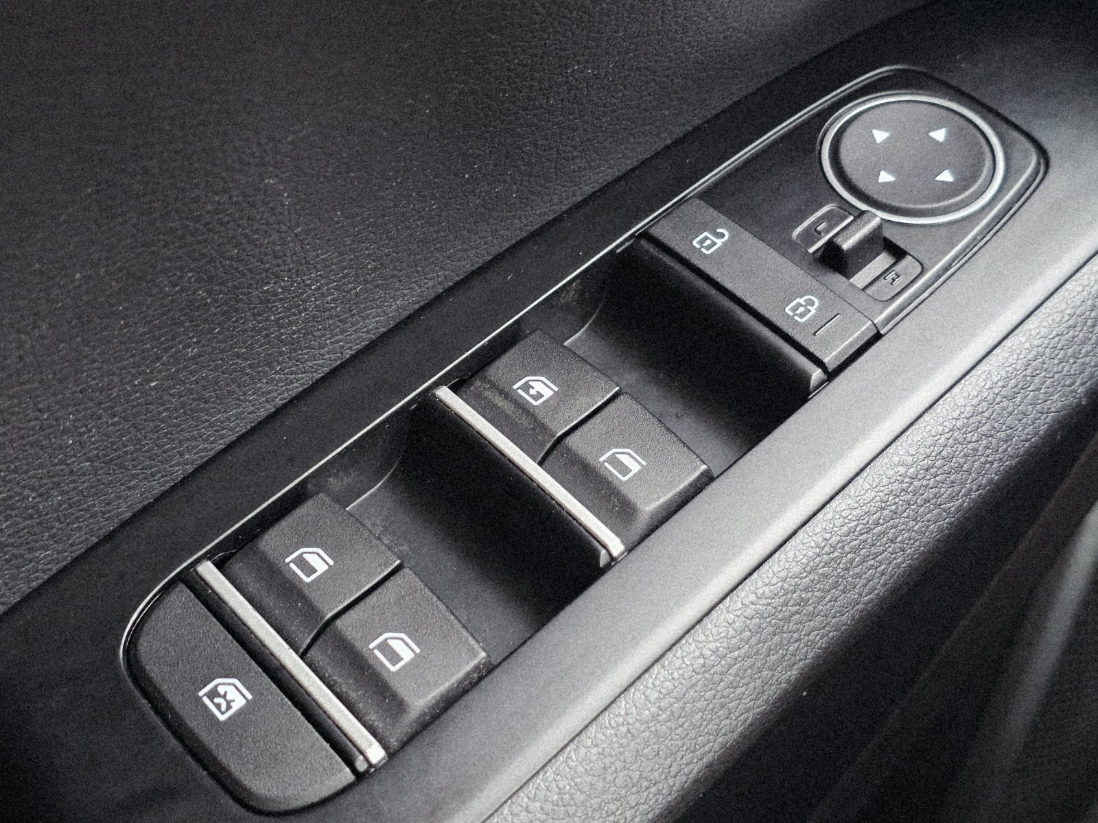 Used 2020 Kia Soul S FWD image 28