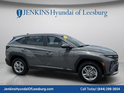 Certified 2025 Hyundai Tucson SE AWD/4WD image 2